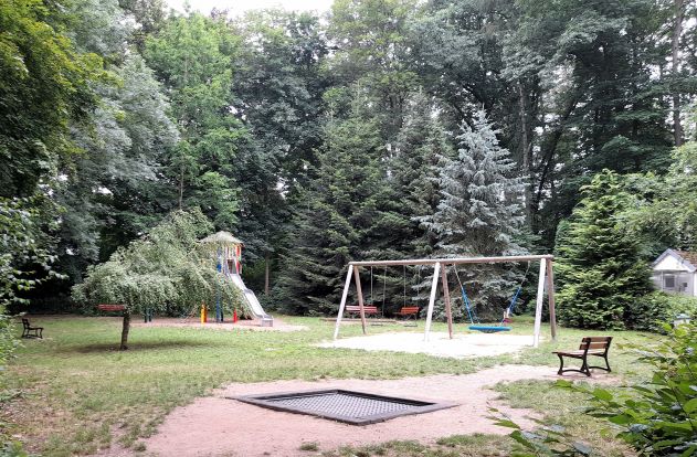 Der Spielplatz im Lichtentanner Park in der Nähe des Bürgerhauses.