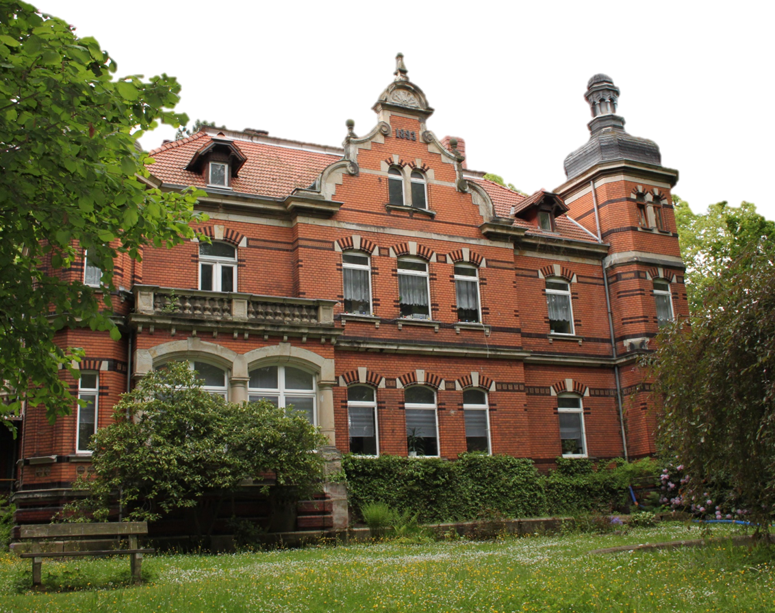 Im Bild ist das Bürgerhaus zu sehen.